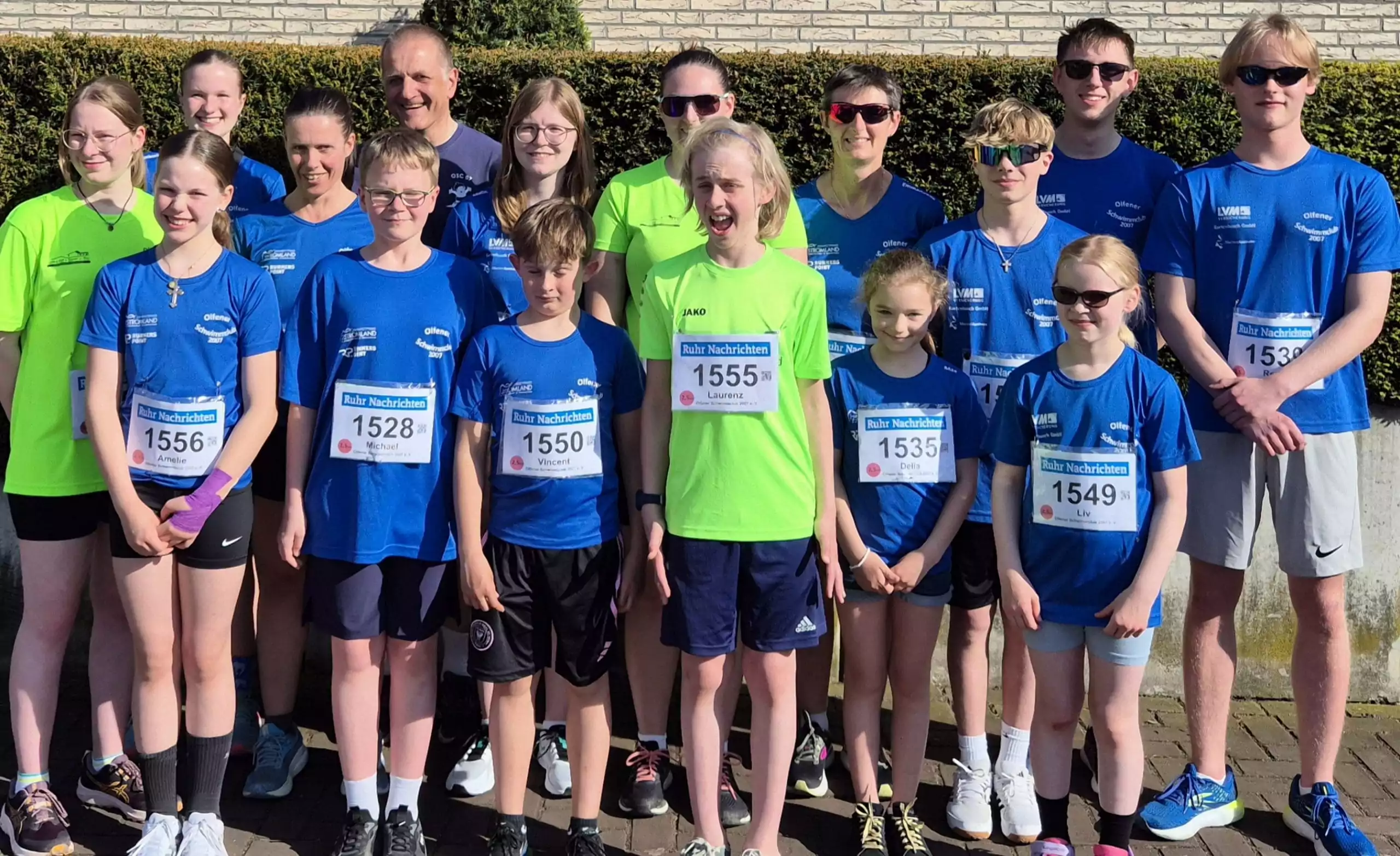 Olfener Schwimmer holten neun Medaillen beim Dorflauf